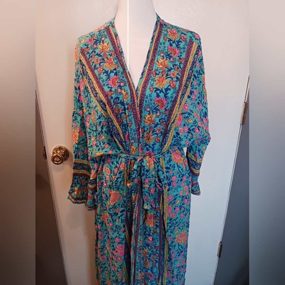 Beautiful Kimono Robe With Tie Waist Womens L Soft Lightweight 3/4 Sleeve Pretty - Picture 2 of 10
